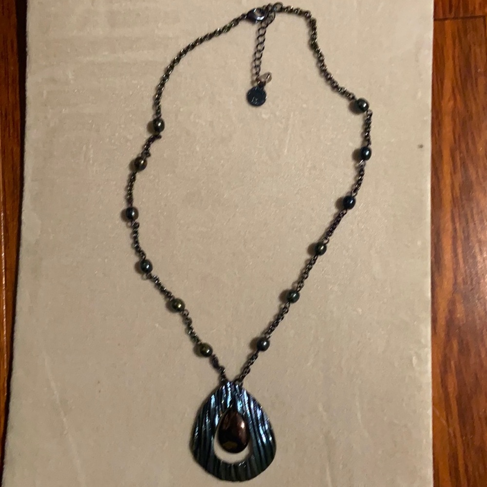 Liz Claiborne Iridescent blue and purple necklace